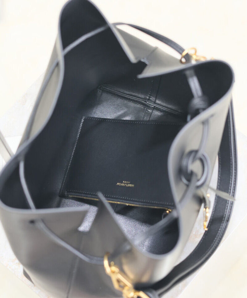 Saint Laurent Paris Vii Pochon In Lambskin Black